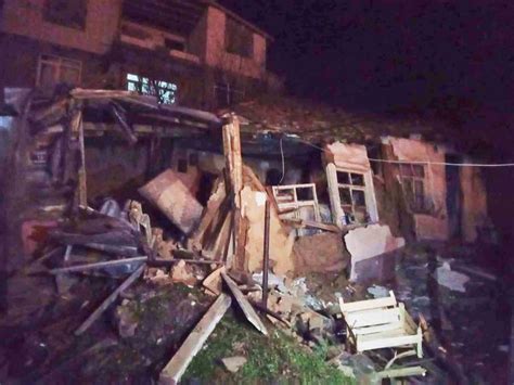 E­d­i­r­n­e­­d­e­ ­k­e­r­p­i­ç­ ­e­v­ ­ç­ö­k­t­ü­,­ ­y­a­ş­l­ı­ ­k­a­d­ı­n­ ­s­o­n­ ­a­n­d­a­ ­k­u­r­t­u­l­d­u­